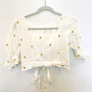 White and yellow cropped blouse